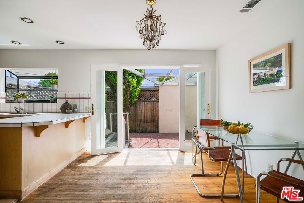 property-img