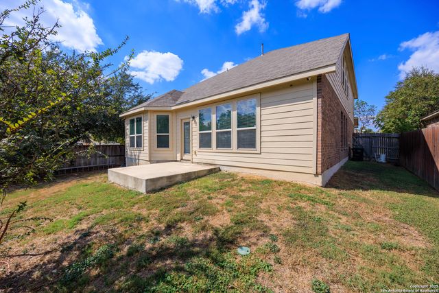2900 Sunridge Dr, Schertz, TX 78154