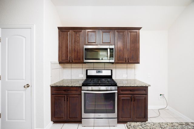 2900 Sunridge Dr, Schertz, TX 78154