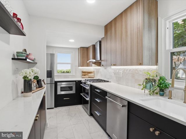 2113 S RANDOLPH ST, Arlington, VA 22204