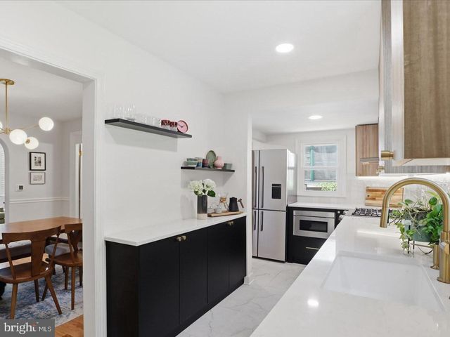 2113 S RANDOLPH ST, Arlington, VA 22204