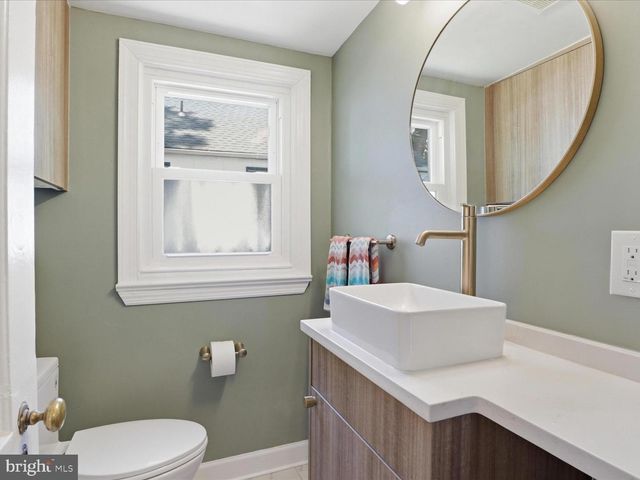 2113 S RANDOLPH ST, Arlington, VA 22204