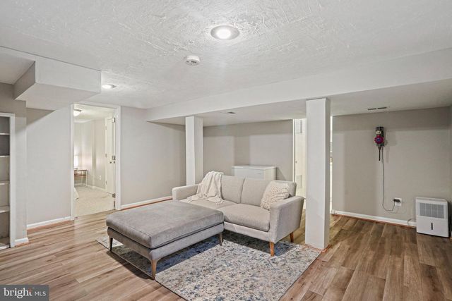 2113 S RANDOLPH ST, Arlington, VA 22204