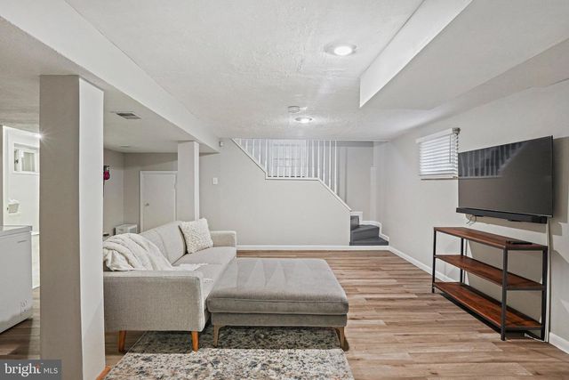 2113 S RANDOLPH ST, Arlington, VA 22204