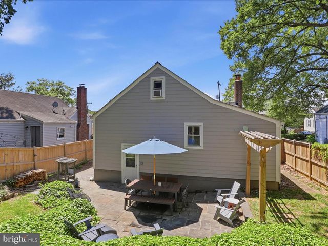 2113 S RANDOLPH ST, Arlington, VA 22204