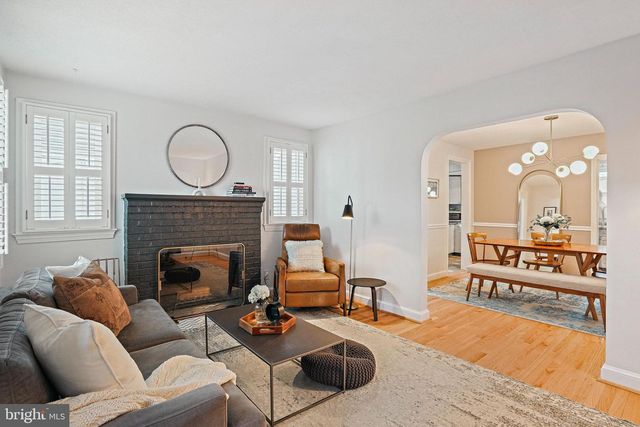 2113 S RANDOLPH ST, Arlington, VA 22204