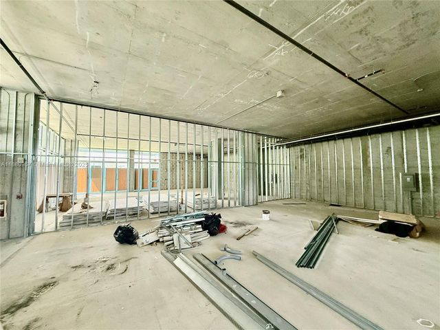 2820 NE 214th St 4, Aventura, FL 33180