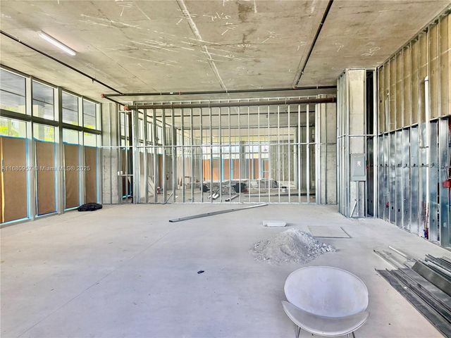 2820 NE 214th St 4, Aventura, FL 33180