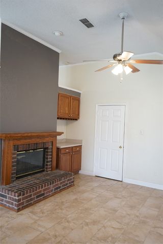 907 Winterwood Court, Arlington, TX 76017