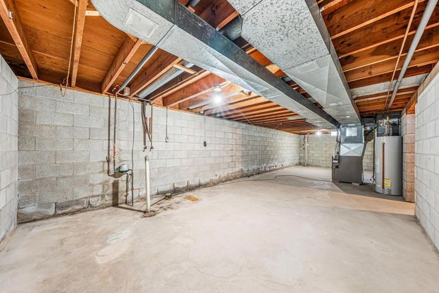 2721 N VIOLA STREET, Appleton, WI 54911