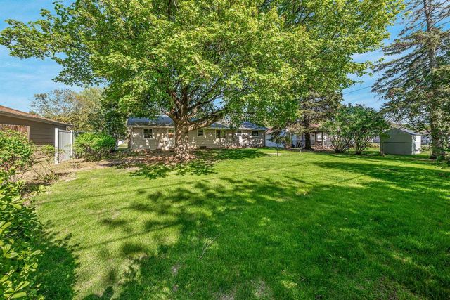 2721 N VIOLA STREET, Appleton, WI 54911