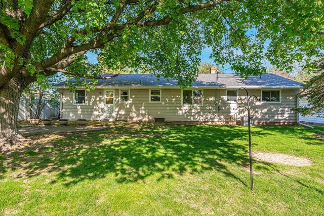 2721 N VIOLA STREET, Appleton, WI 54911