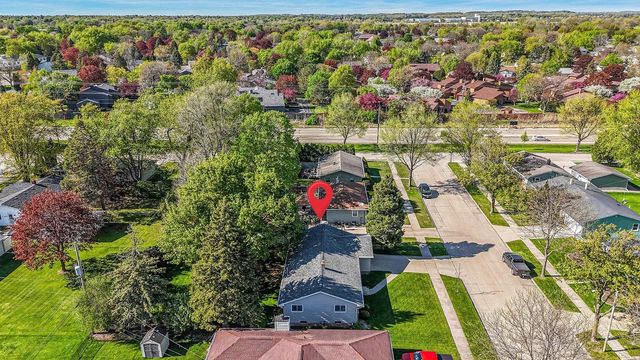 2721 N VIOLA STREET, Appleton, WI 54911