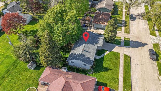 2721 N VIOLA STREET, Appleton, WI 54911
