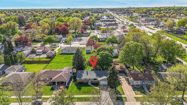 2721 N VIOLA STREET, Appleton, WI 54911