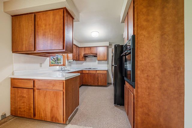 2721 N VIOLA STREET, Appleton, WI 54911