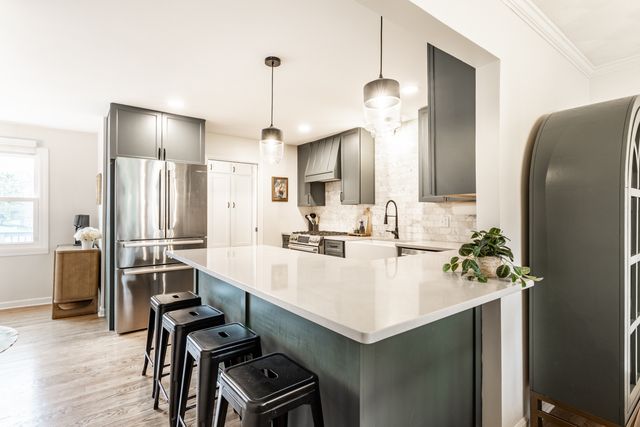 7 Greyhound Circle, Carmel, IN 46032