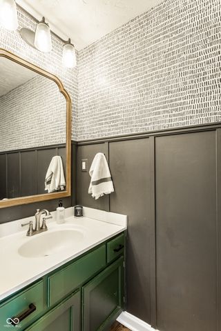 7 Greyhound Circle, Carmel, IN 46032