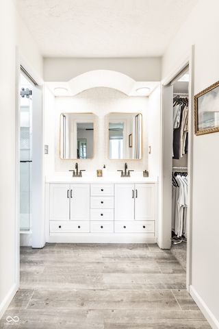 7 Greyhound Circle, Carmel, IN 46032