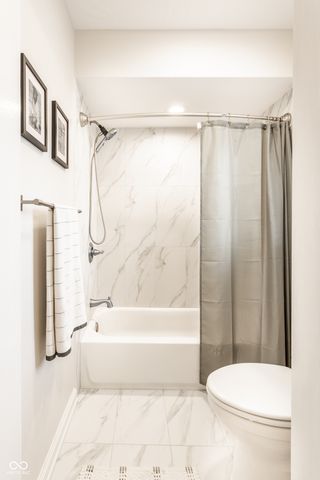 7 Greyhound Circle, Carmel, IN 46032