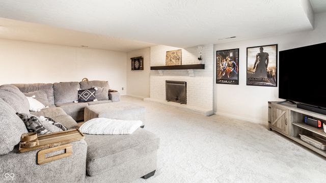 7 Greyhound Circle, Carmel, IN 46032