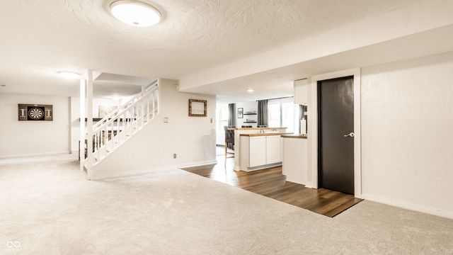 7 Greyhound Circle, Carmel, IN 46032