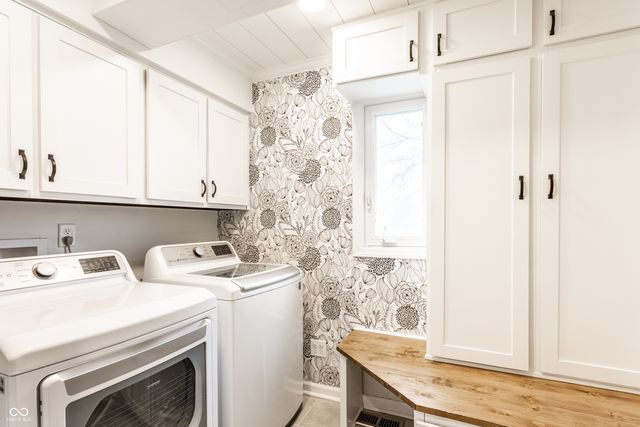 7 Greyhound Circle, Carmel, IN 46032