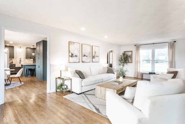 7 Greyhound Circle, Carmel, IN 46032