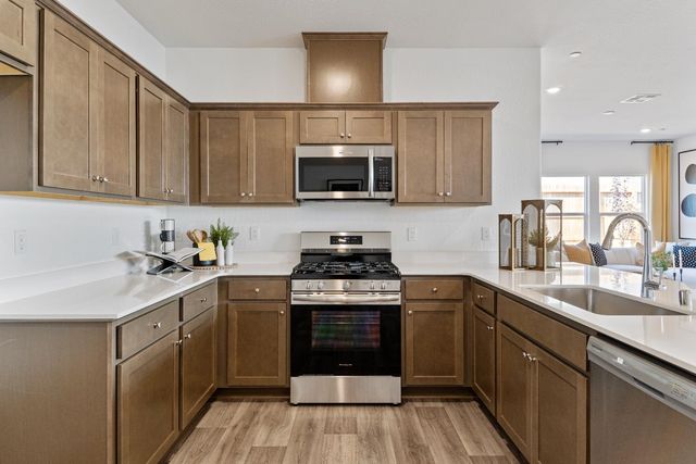 984 Deerhorn Drive W, Madera, CA 93636