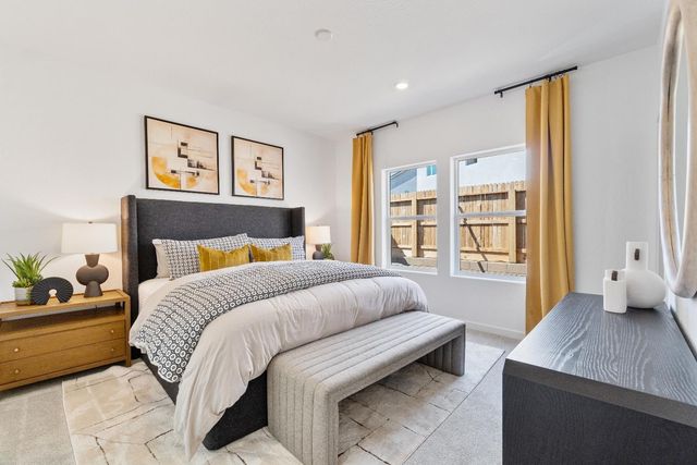 984 Deerhorn Drive W, Madera, CA 93636