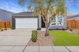 984 Deerhorn Drive W, Madera, CA 93636