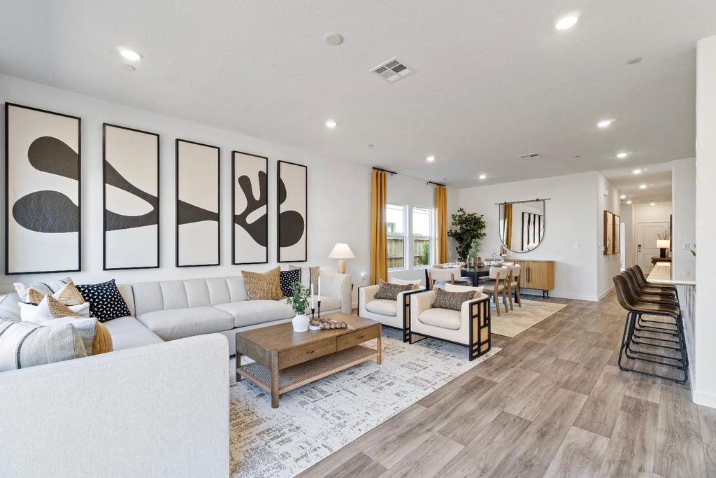 Image 22 of property listing at 984 Deerhorn Drive W, Madera, CA 93636