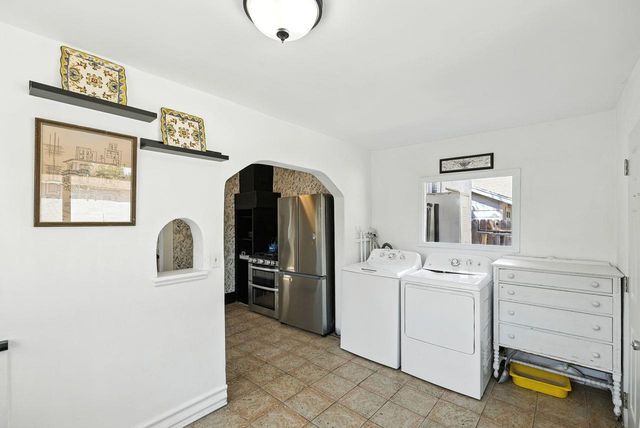 4037 42nd St, Sacramento, CA 95820
