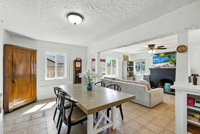 4037 42nd St, Sacramento, CA 95820