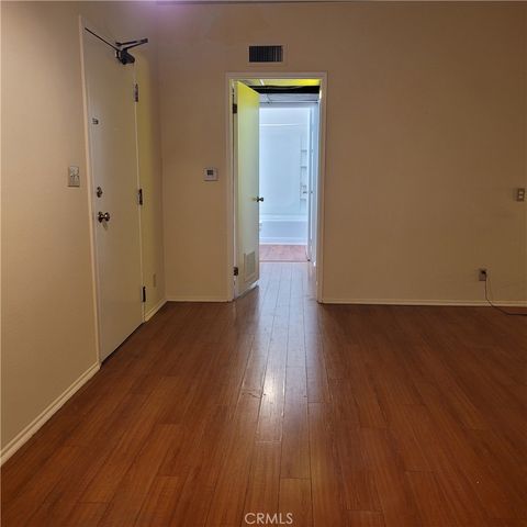 11041 La Maida, North Hollywood, CA 91601