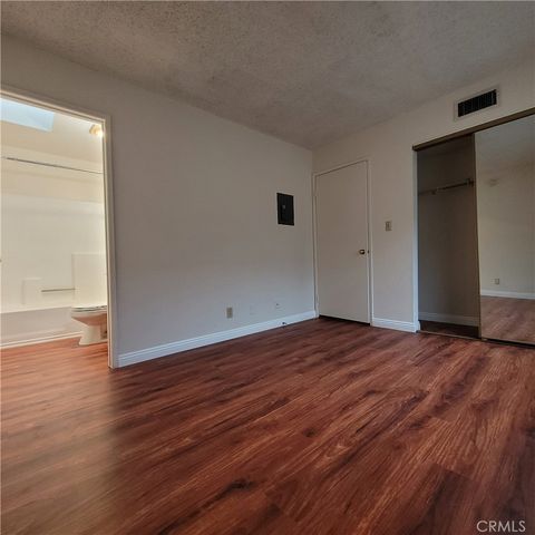 11041 La Maida, North Hollywood, CA 91601