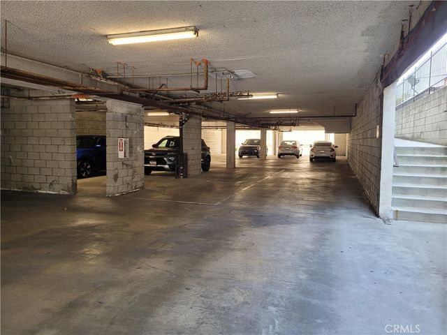 11041 La Maida, North Hollywood, CA 91601