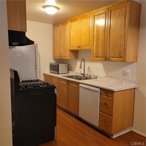 11041 La Maida, North Hollywood, CA 91601