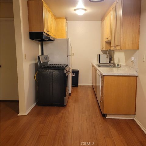 11041 La Maida, North Hollywood, CA 91601