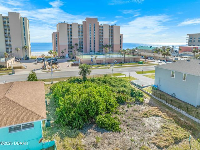 3826 S Atlantic Avenue, Daytona Beach, FL 32118