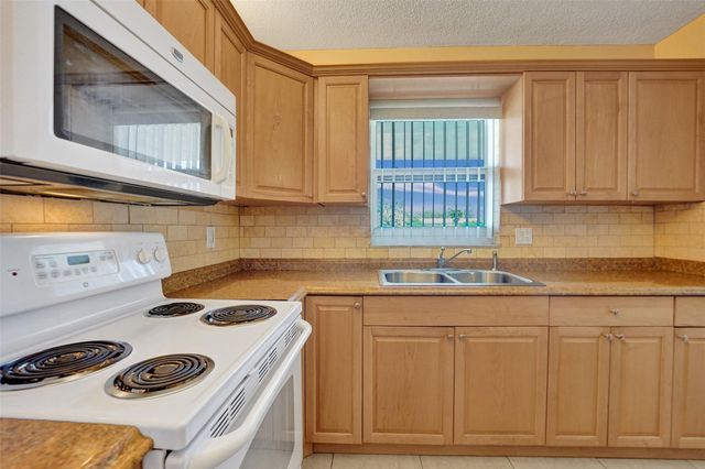 1300 N 12th Court 7b, Hollywood, FL 33019