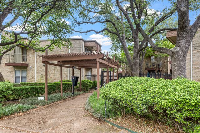 5916 Birchbrook Drive 129, Dallas, TX 75206