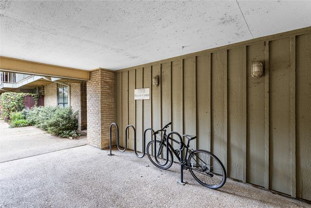 5916 Birchbrook Drive 129, Dallas, TX 75206