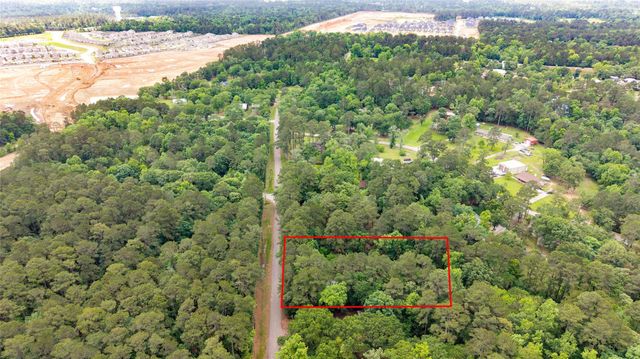 1070 Apache Dr, Conroe, TX 77316