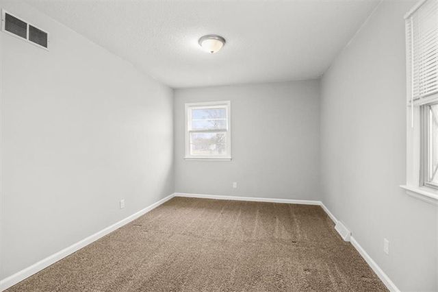 24307 S Rockhaven Road, Peculiar, MO 64078