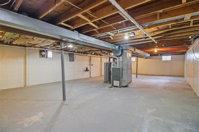 24307 S Rockhaven Road, Peculiar, MO 64078