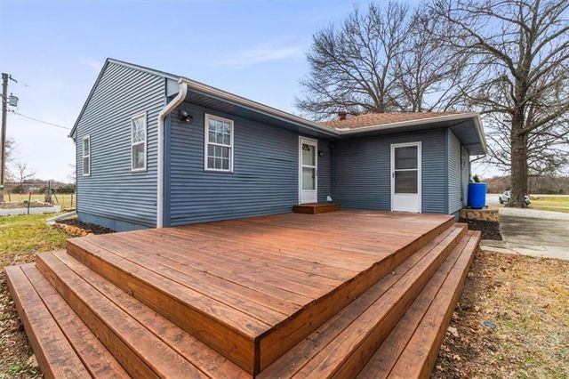 24307 S Rockhaven Road, Peculiar, MO 64078