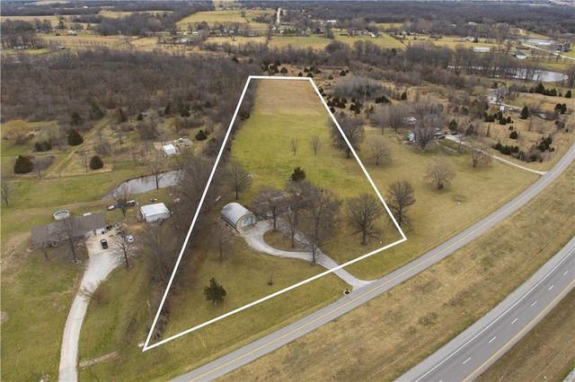 24307 S Rockhaven Road, Peculiar, MO 64078