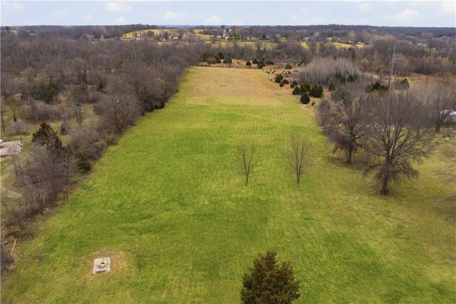 24307 S Rockhaven Road, Peculiar, MO 64078