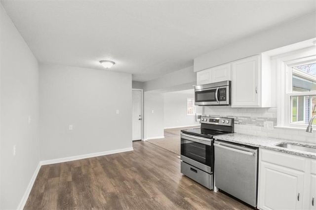 24307 S Rockhaven Road, Peculiar, MO 64078